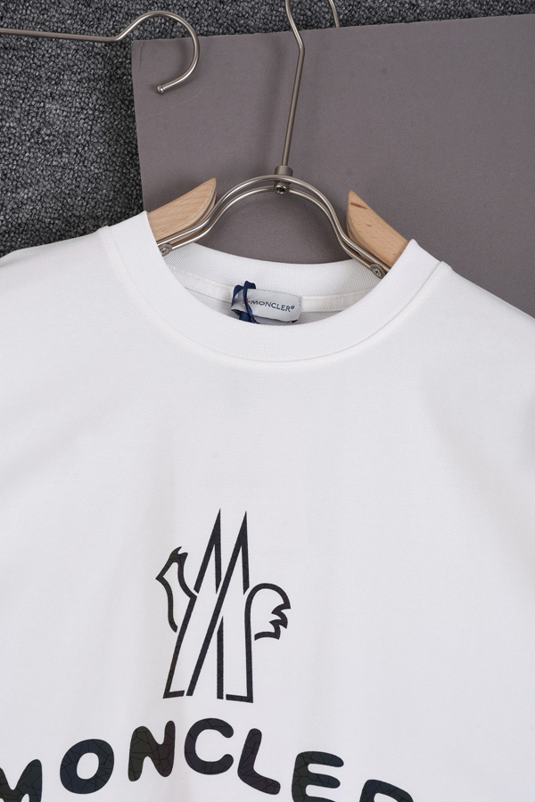 ブランドTシャツ背面デザイン